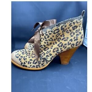 "Poetic License" LONDON Cheetah ,Pump ,Bootie,Size 6.5(37), Ribbon Laces,Gypsy,‎